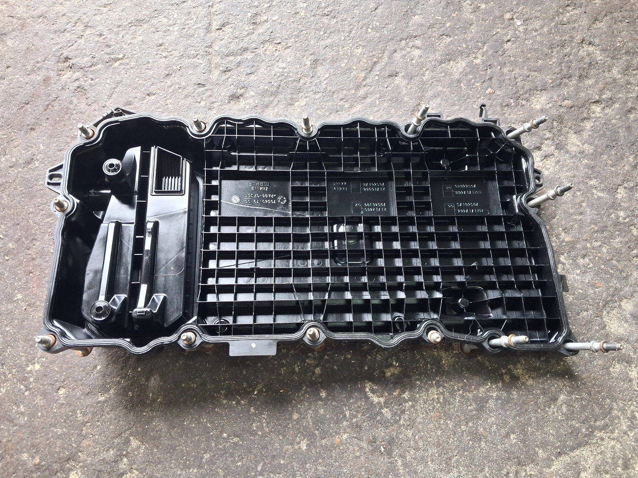 VOLVO POKRYWA GŁOWICY ZAWORÓW RENAULT GAMA D DTI 5 VOLVO FL D5K - Engine and parts for Truck: picture 4 VOLVO POKRYWA GŁOWICY ZAWORÓW RENAULT GAMA D DTI 5 VOLVO FL D5K - Engine and parts for Truck: picture 4