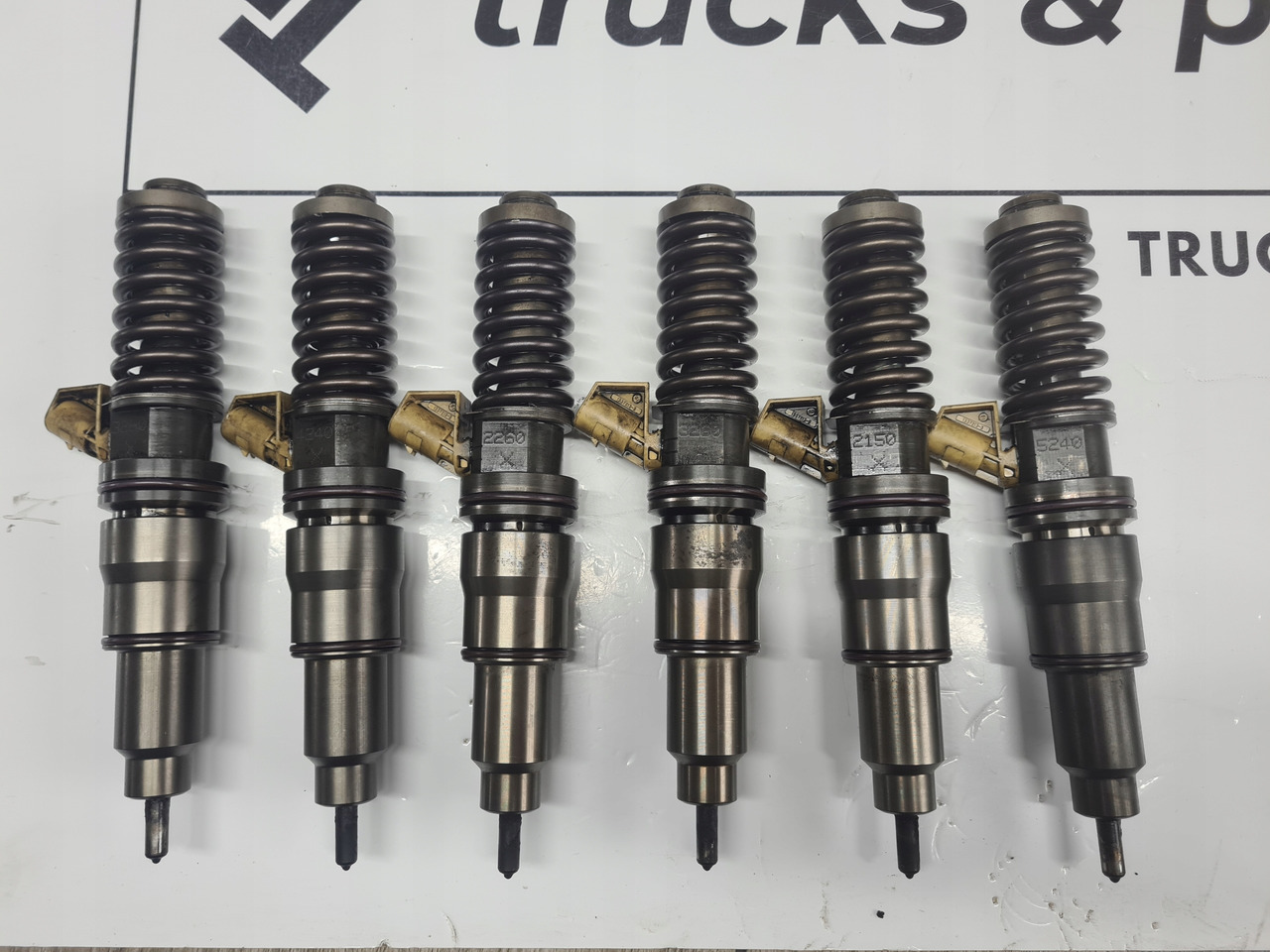 VOLVO POMPOWTRYSKIWACZE WTRYSKI RENAULT MAGNUM DXI 12 VOLVO FH FM 12 20440388 - Injector for Truck: picture 2 VOLVO POMPOWTRYSKIWACZE WTRYSKI RENAULT MAGNUM DXI 12 VOLVO FH FM 12 20440388 - Injector for Truck: picture 2