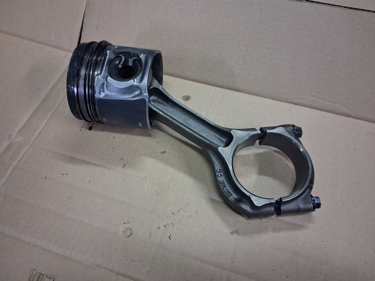 VOLVO TŁOK Z KORBOWODEM RENAULT GAMA D DTI 5 VOLVO FL D5K EURO 6 - Piston/ Ring/ Bushing for Truck: picture 2 VOLVO TŁOK Z KORBOWODEM RENAULT GAMA D DTI 5 VOLVO FL D5K EURO 6 - Piston/ Ring/ Bushing for Truck: picture 2