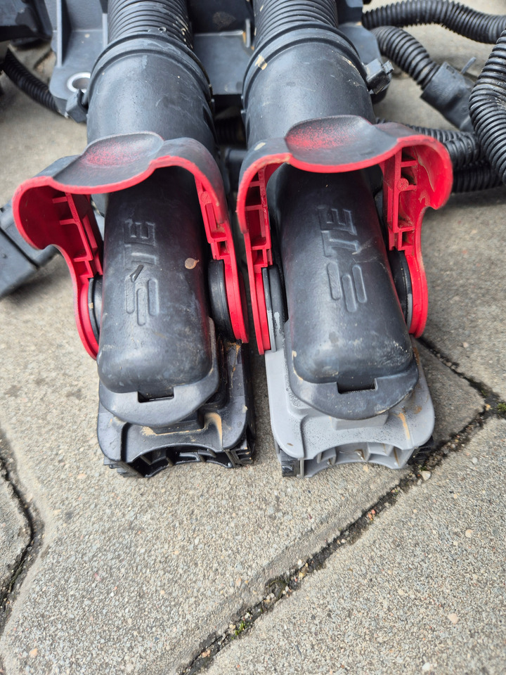 VOLVO WIĄZKA INSTALACJA SILNIKA VOLVO FH FM RENAULT GAMA RANGE T EVO D13 8K LIFT - Cables/ Wire harness for Truck: picture 2 VOLVO WIĄZKA INSTALACJA SILNIKA VOLVO FH FM RENAULT GAMA RANGE T EVO D13 8K LIFT - Cables/ Wire harness for Truck: picture 2