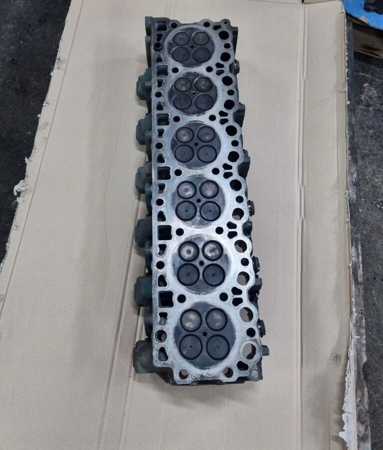 Volvo GŁOWICA SILNIKA FL FE D7E D7F RENAULT MIDLUM PREMIUM DXI 7 EURO Deutz Volvo - Cylinder head for Truck: picture 3 Volvo GŁOWICA SILNIKA FL FE D7E D7F RENAULT MIDLUM PREMIUM DXI 7 EURO Deutz Volvo - Cylinder head for Truck: picture 3