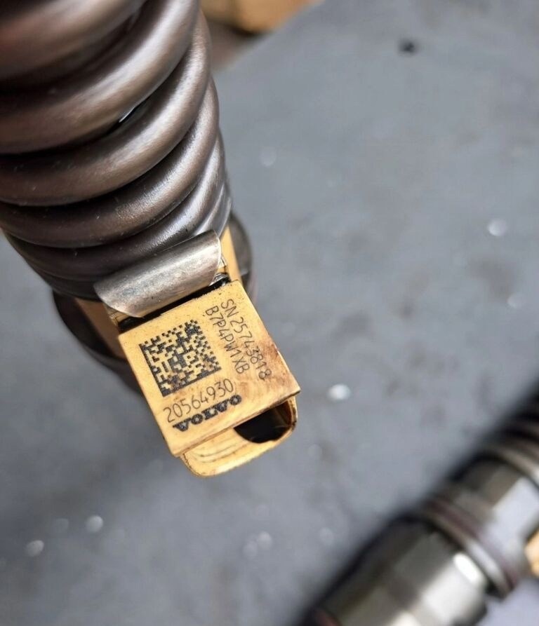 Volvo POMPOWTRYSKI KOMPLET FH 16 D16 20564930   Volvo - Injector for Truck: picture 2 Volvo POMPOWTRYSKI KOMPLET FH 16 D16 20564930   Volvo - Injector for Truck: picture 2