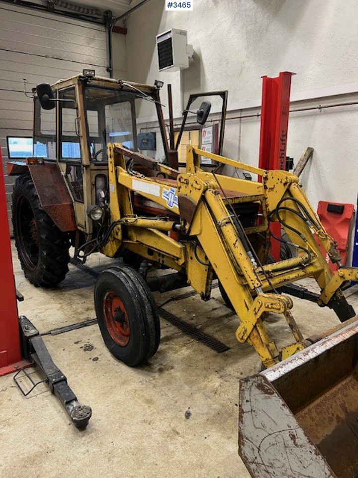 1978 Zetor 6718 w/ Front loader and bucket. - Farm tractor: picture 1 1978 Zetor 6718 w/ Front loader and bucket. - Farm tractor: picture 1