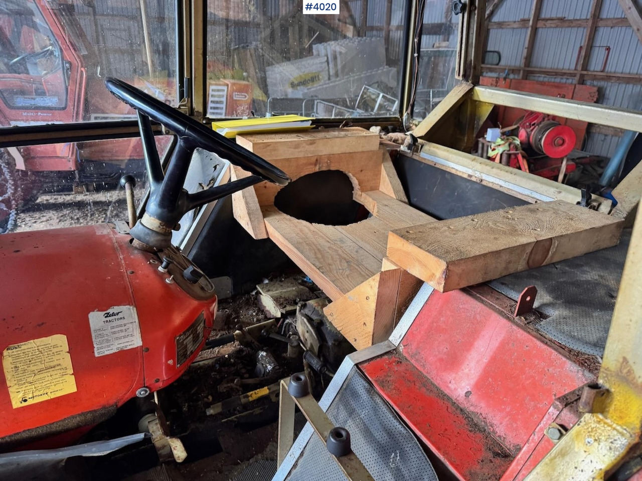 Farm tractor 1978 Zetor 6748 4x4. (Needs some repairs): picture 10