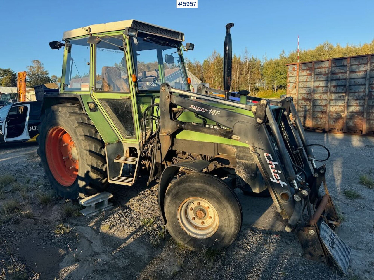 1982 Fendt 306LS 4x2 with front loader - Farm tractor: picture 1 1982 Fendt 306LS 4x2 with front loader - Farm tractor: picture 1