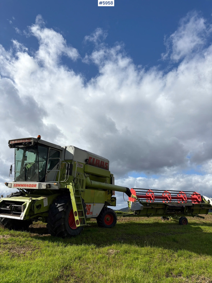 1993 Claas Commandor 228 CS - Combine harvester: picture 2 1993 Claas Commandor 228 CS - Combine harvester: picture 2