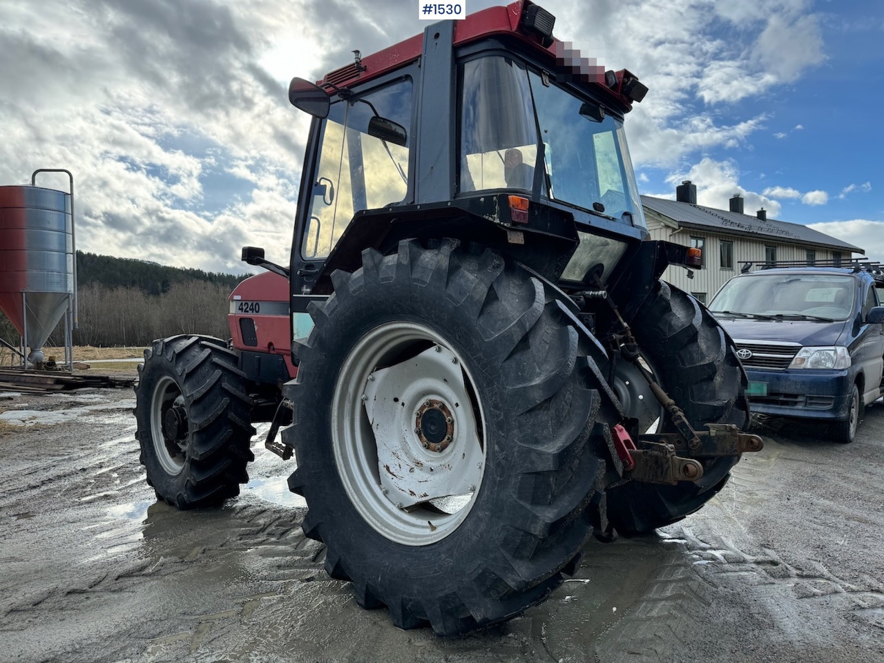 1996 Case CASE IH 4240 XL - Farm tractor: picture 5 1996 Case CASE IH 4240 XL - Farm tractor: picture 5