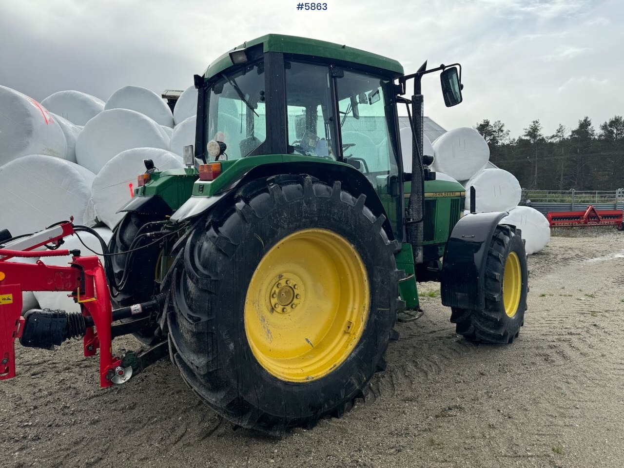 1996 John Deere 6400 4x4 w/ front loader. - Farm tractor: picture 3 1996 John Deere 6400 4x4 w/ front loader. - Farm tractor: picture 3