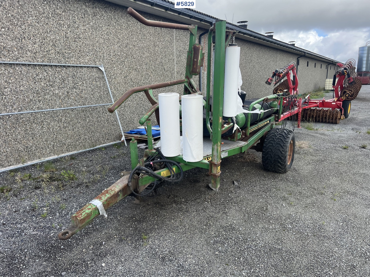 1996 Mchale 991B round bale wrapper - Hay and forage equipment: picture 5 1996 Mchale 991B round bale wrapper - Hay and forage equipment: picture 5