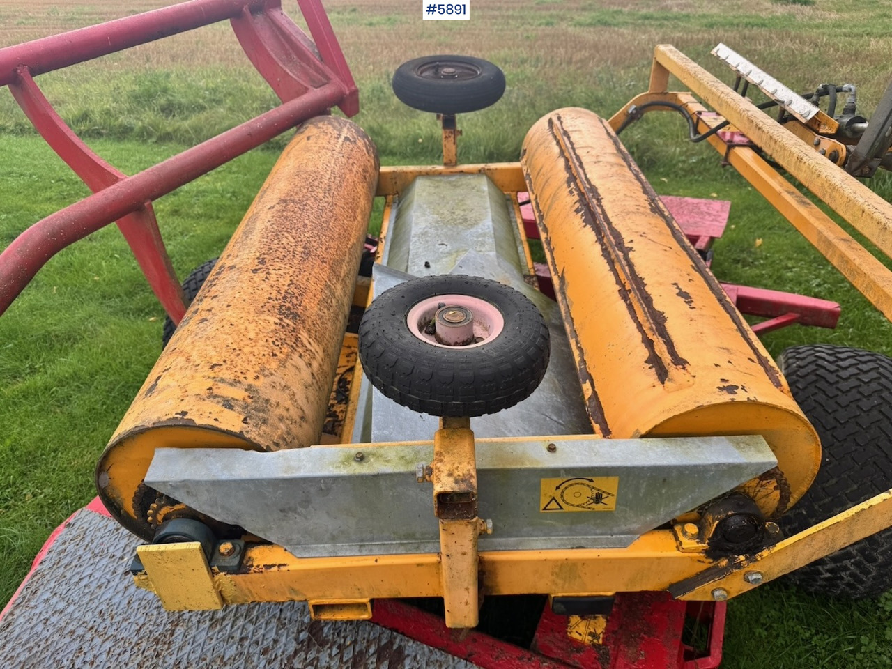 Leasing of 1997 Tellefsdal AW4000 round bale wrapper 1997 Tellefsdal AW4000 round bale wrapper: picture 8 Leasing of 1997 Tellefsdal AW4000 round bale wrapper 1997 Tellefsdal AW4000 round bale wrapper: picture 8