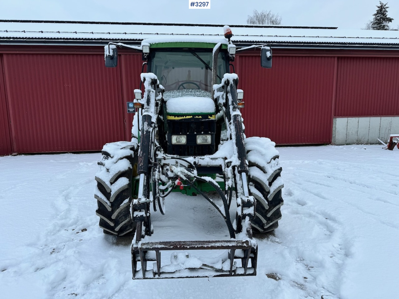 Farm tractor 1999 John Deere 6210 SE with Front Loader: picture 13