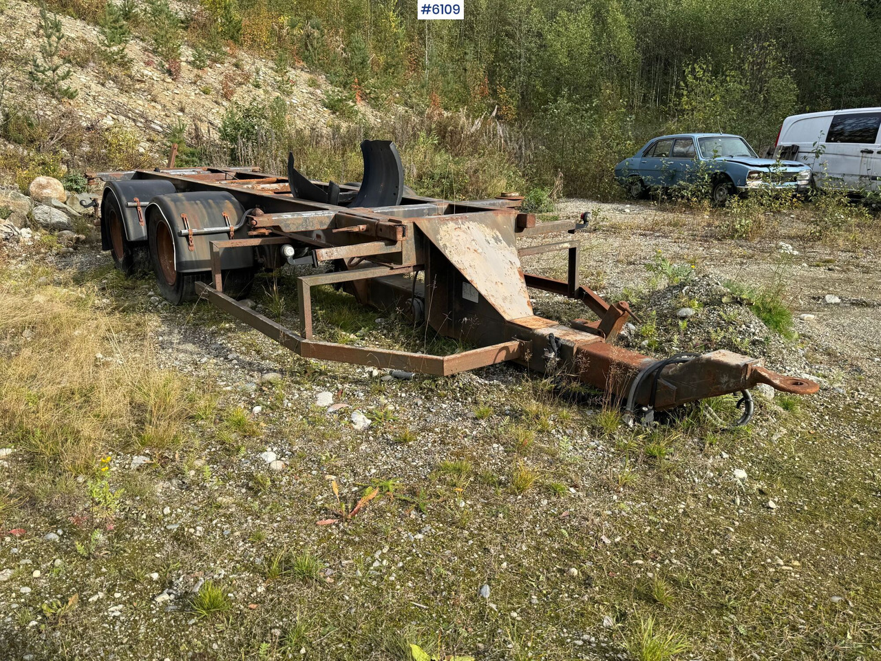 2002 Istrail container trailer. Repair object. - Low loader trailer: picture 1 2002 Istrail container trailer. Repair object. - Low loader trailer: picture 1