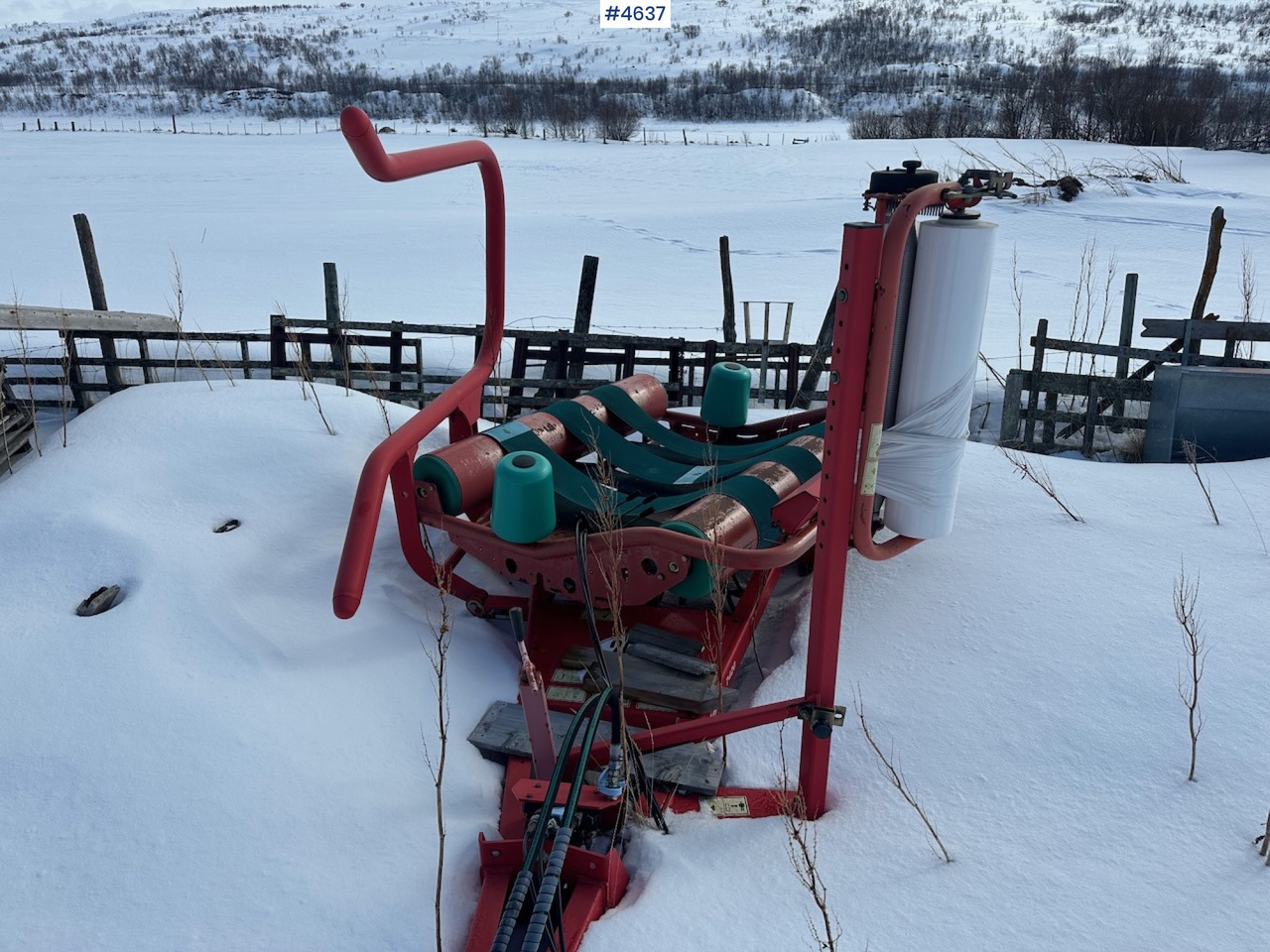 2004 Taarup 7420 Round bale wrapper - Hay and forage equipment: picture 3 2004 Taarup 7420 Round bale wrapper - Hay and forage equipment: picture 3