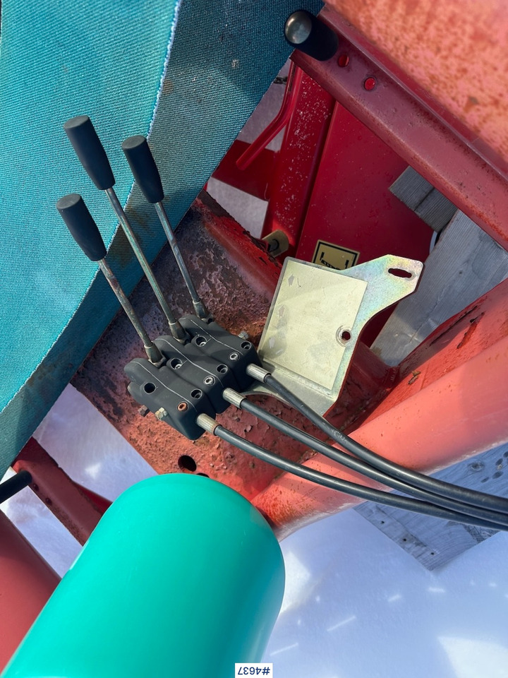 2004 Taarup 7420 Round bale wrapper - Hay and forage equipment: picture 5 2004 Taarup 7420 Round bale wrapper - Hay and forage equipment: picture 5