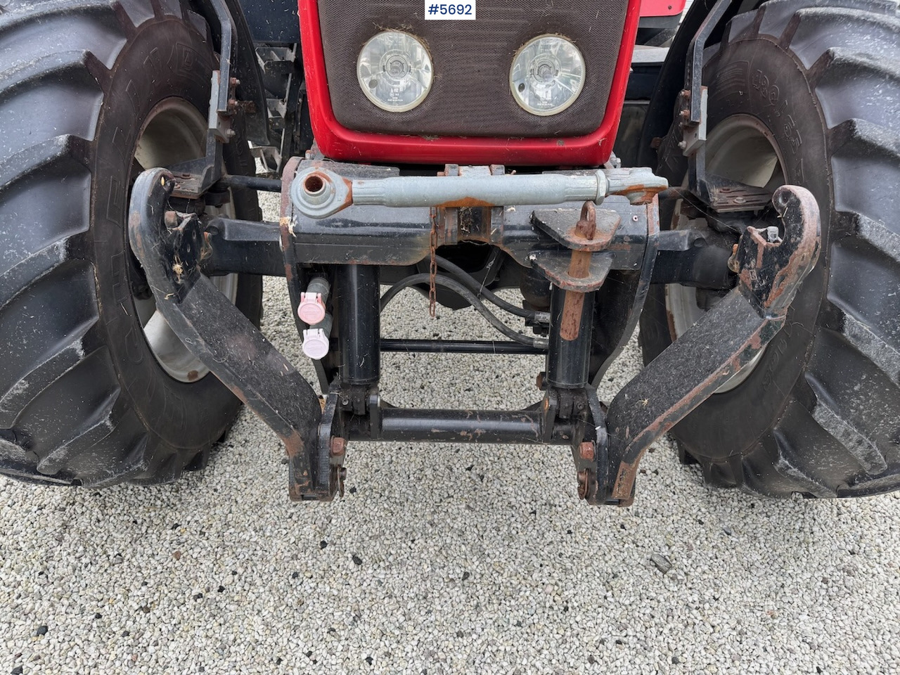 Farm tractor 2006 Massey Ferguson 6470 w/ front hydraulics.: picture 11