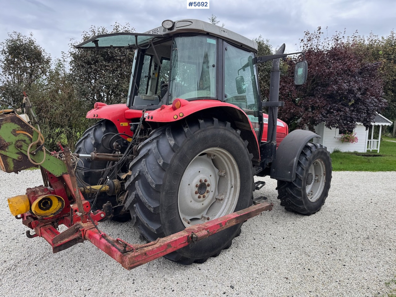 Farm tractor 2006 Massey Ferguson 6470 w/ front hydraulics.: picture 8