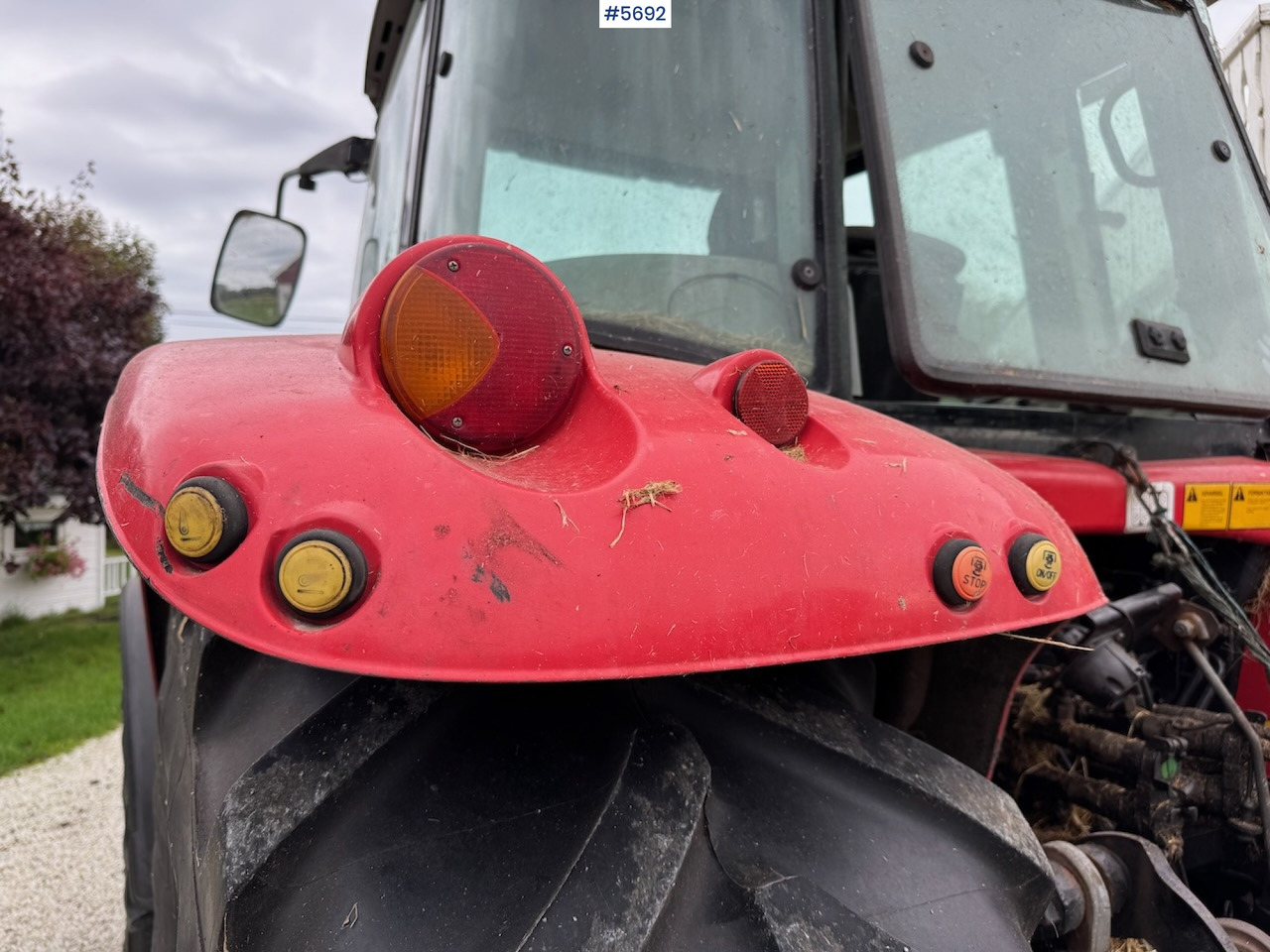 Farm tractor 2006 Massey Ferguson 6470 w/ front hydraulics.: picture 16