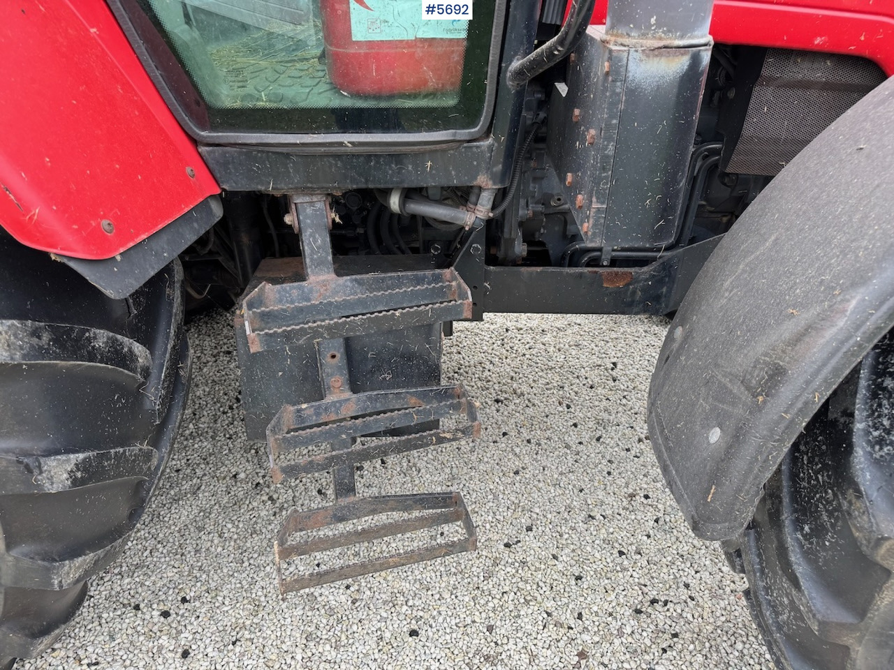 Farm tractor 2006 Massey Ferguson 6470 w/ front hydraulics.: picture 18