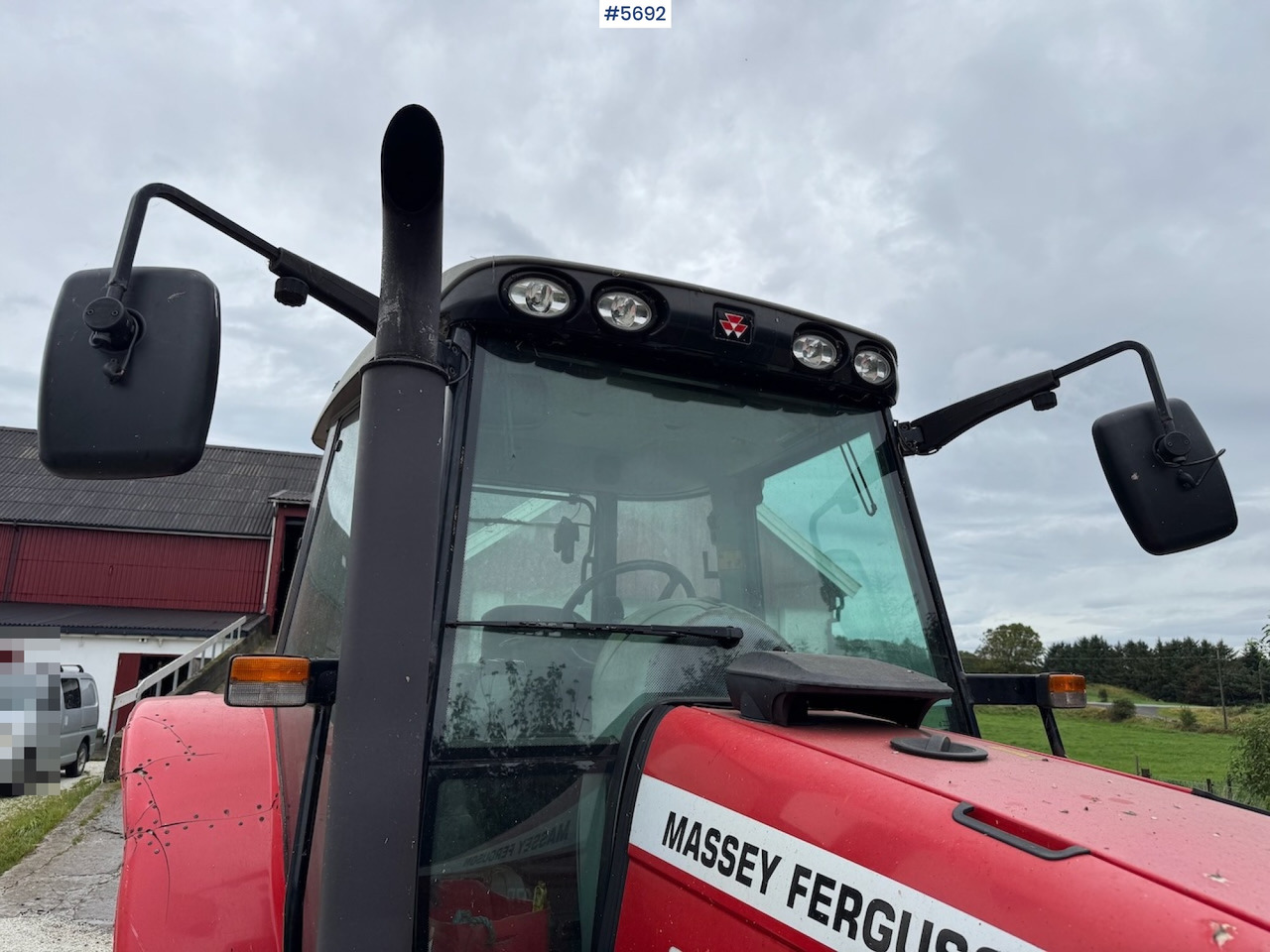 Farm tractor 2006 Massey Ferguson 6470 w/ front hydraulics.: picture 9