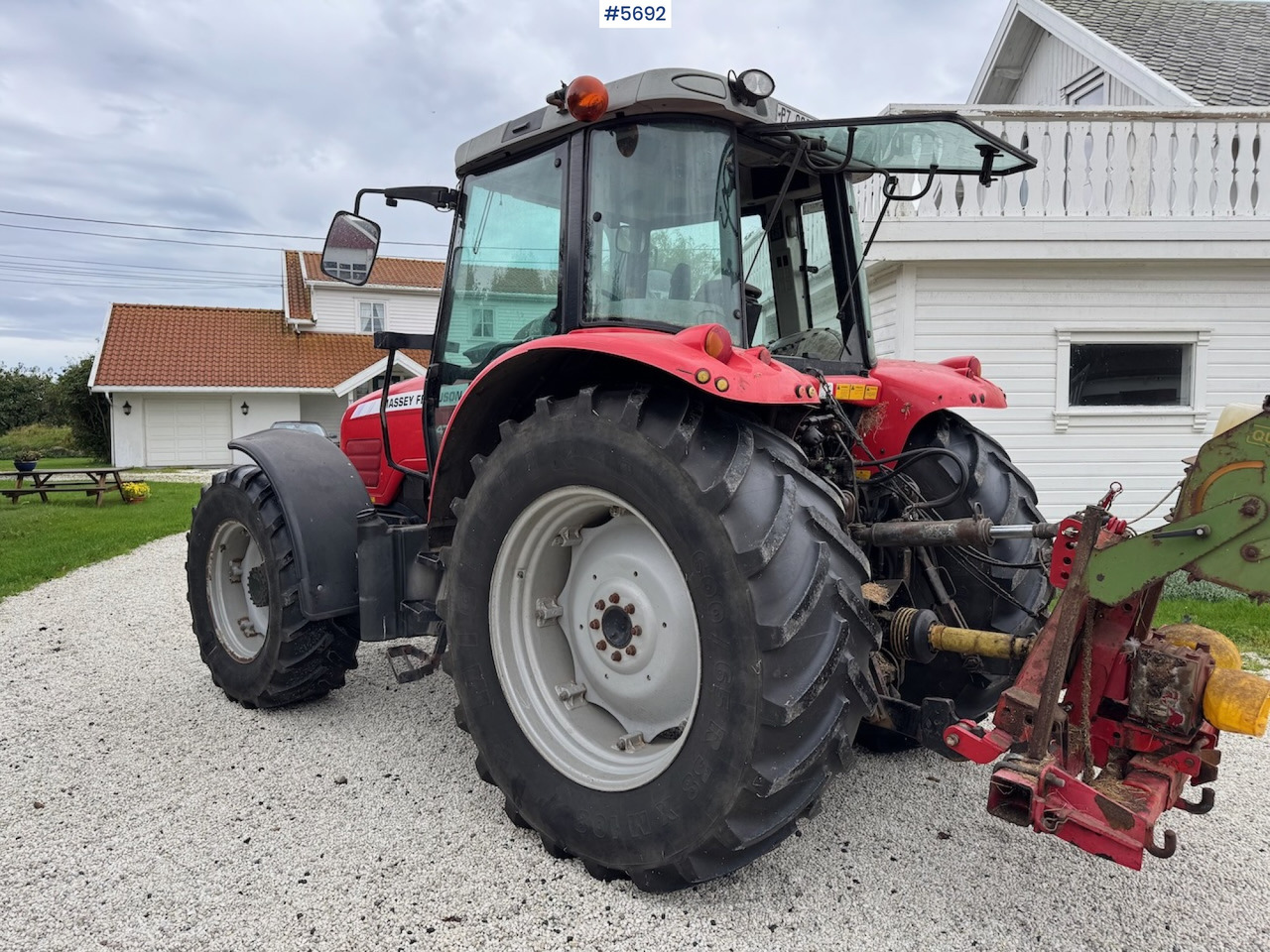 Farm tractor 2006 Massey Ferguson 6470 w/ front hydraulics.: picture 6