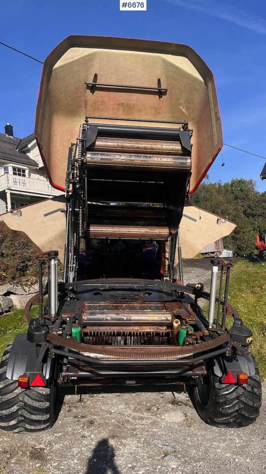 Hay and forage equipment 2006 Taarup BIO+ Round Baler. Well maintained.: picture 10