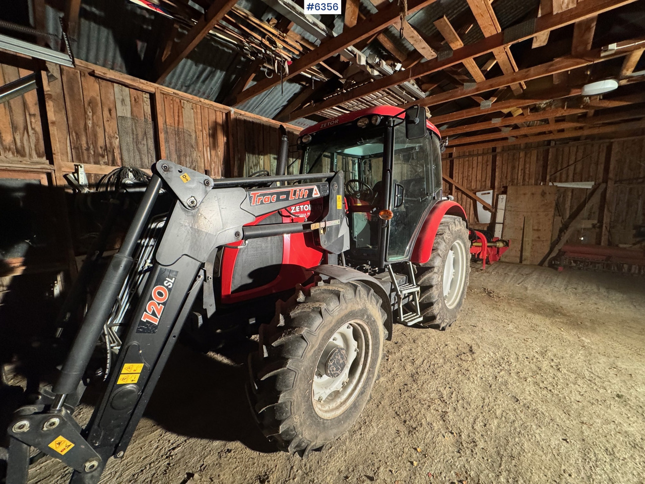2008 Zetor 8541 Proxima Plus with loader, pallet forks, and snow bucket. Only 1,452 hours! - Farm tractor: picture 1 2008 Zetor 8541 Proxima Plus with loader, pallet forks, and snow bucket. Only 1,452 hours! - Farm tractor: picture 1