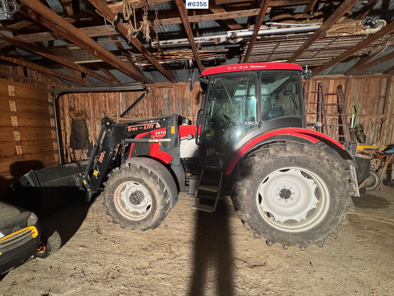 2008 Zetor 8541 Proxima Plus with loader, pallet forks, and snow bucket. Only 1,452 hours! - Farm tractor: picture 3 2008 Zetor 8541 Proxima Plus with loader, pallet forks, and snow bucket. Only 1,452 hours! - Farm tractor: picture 3
