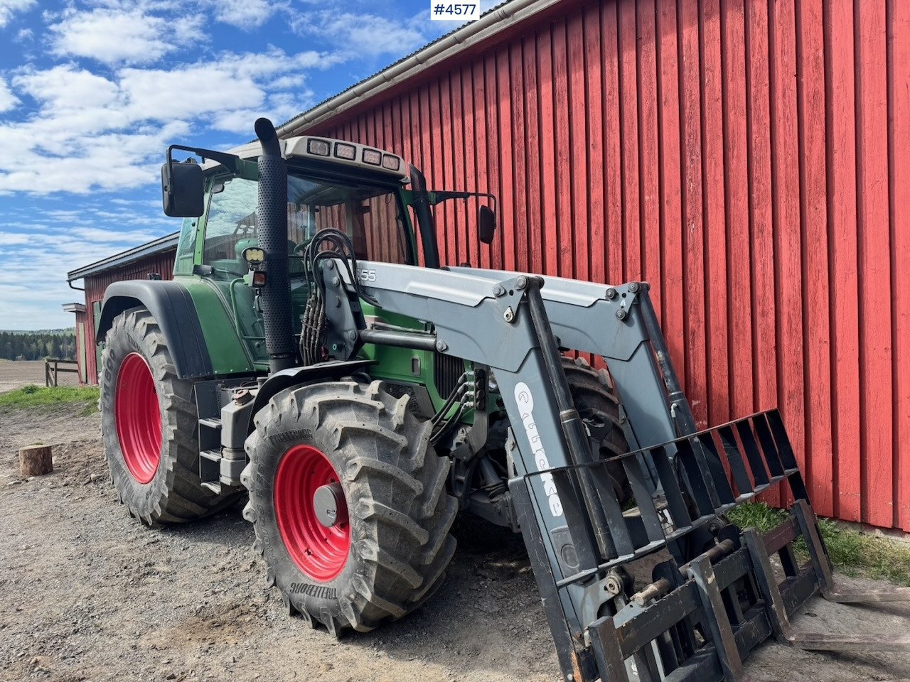 2009 Fendt 415 Vario 4x4 w/ Front hydraulics and Front loader. - Farm tractor: picture 1 2009 Fendt 415 Vario 4x4 w/ Front hydraulics and Front loader. - Farm tractor: picture 1