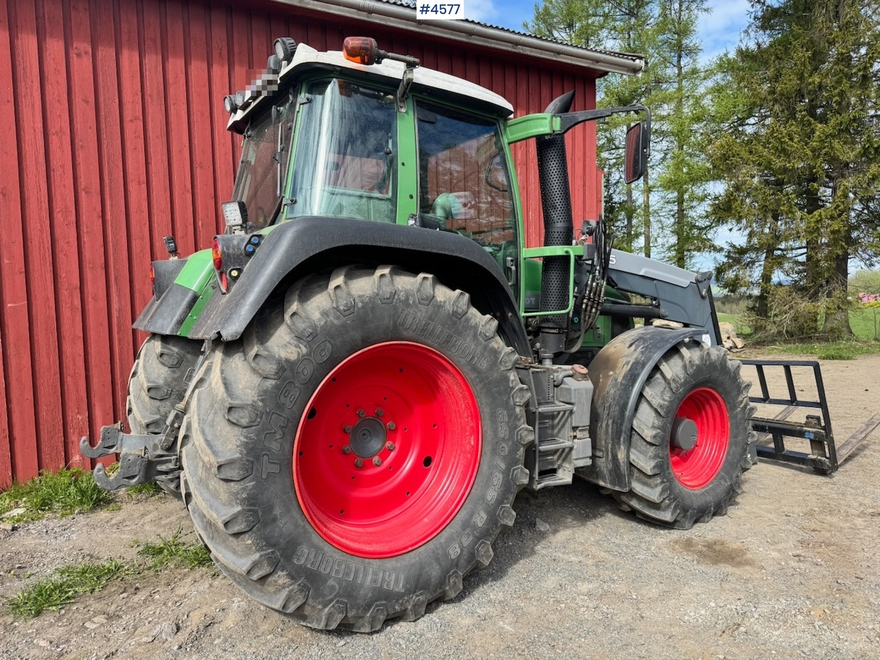 2009 Fendt 415 Vario 4x4 w/ Front hydraulics and Front loader. - Farm tractor: picture 4 2009 Fendt 415 Vario 4x4 w/ Front hydraulics and Front loader. - Farm tractor: picture 4