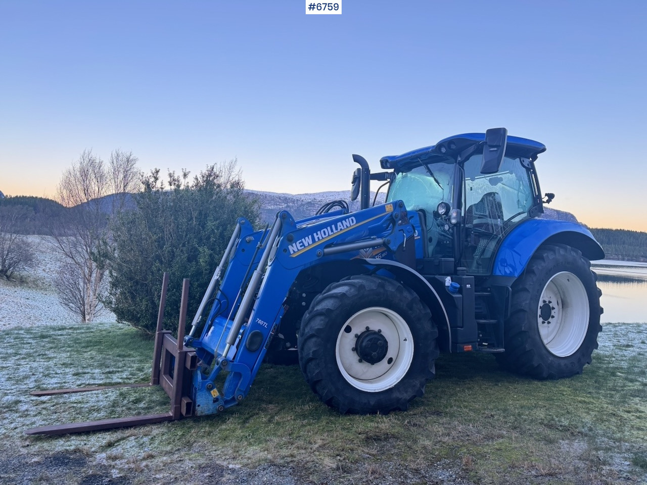2021 New Holland T6.180 w/ Front loader, 2 sets of tires and Front hydraulics. 2100 hours. - Farm tractor: picture 2 2021 New Holland T6.180 w/ Front loader, 2 sets of tires and Front hydraulics. 2100 hours. - Farm tractor: picture 2