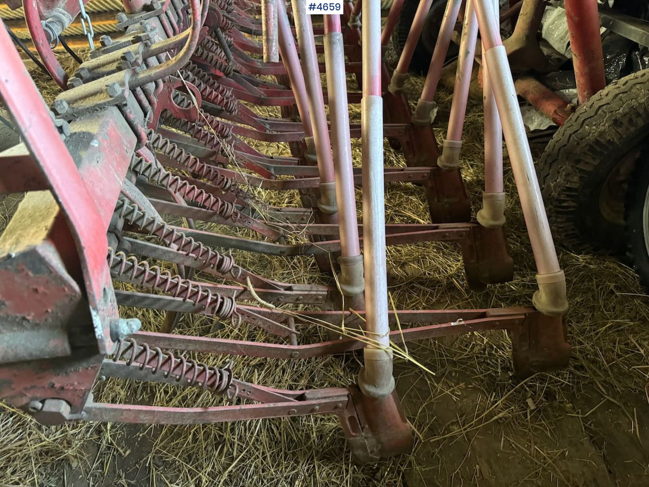 Combine seed drill Kverneland seed drill w/ grass seed unit: picture 8