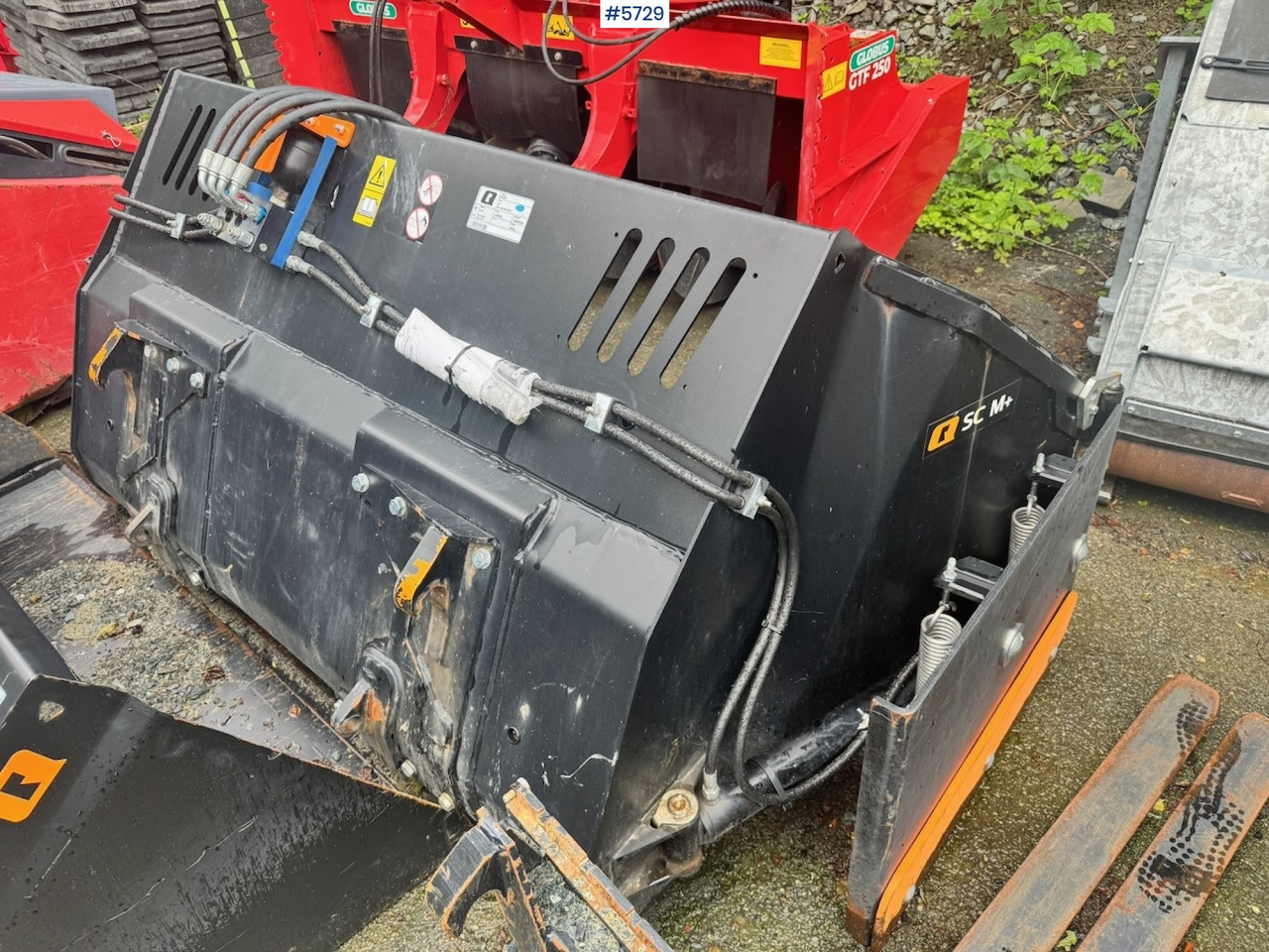 2024 Quicke SC M+ 230 Folding wing bucket. - Utility/ Special vehicle: picture 2 2024 Quicke SC M+ 230 Folding wing bucket. - Utility/ Special vehicle: picture 2