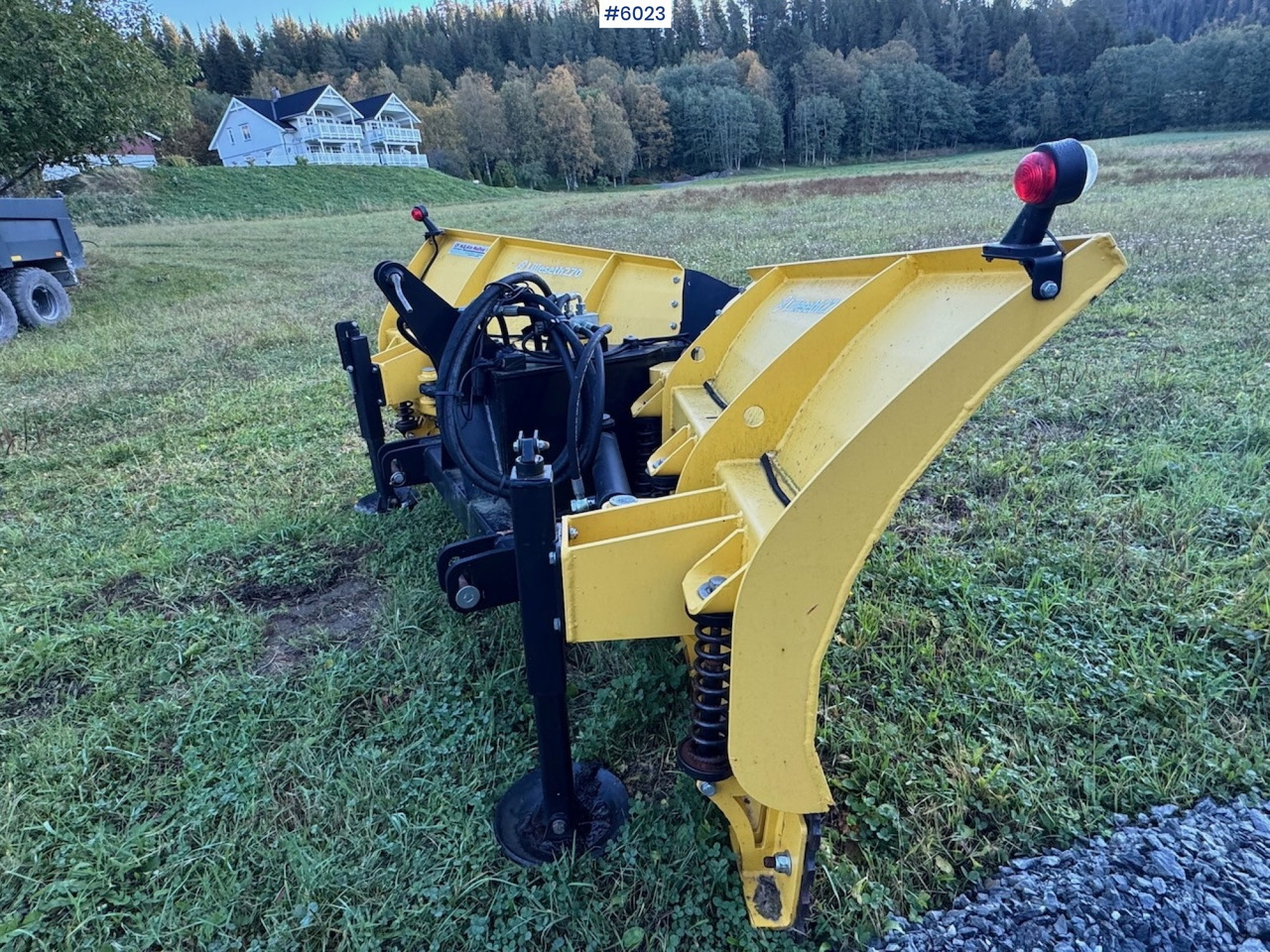 Lilleseth V-plow 270 w/ 3rd and 4th function! - Utility/ Special vehicle: picture 2 Lilleseth V-plow 270 w/ 3rd and 4th function! - Utility/ Special vehicle: picture 2