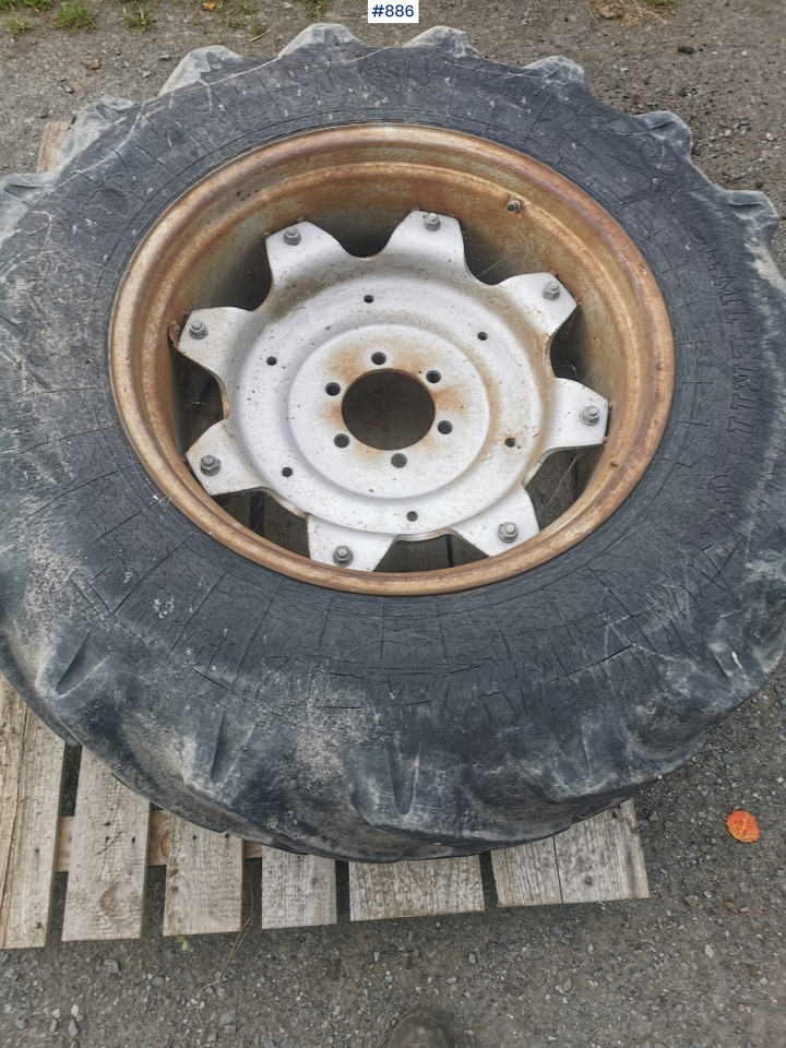 Wheel set on Deutz-Fahr 3.60 - Wheel and tire package for Agricultural machinery: picture 3 Wheel set on Deutz-Fahr 3.60 - Wheel and tire package for Agricultural machinery: picture 3