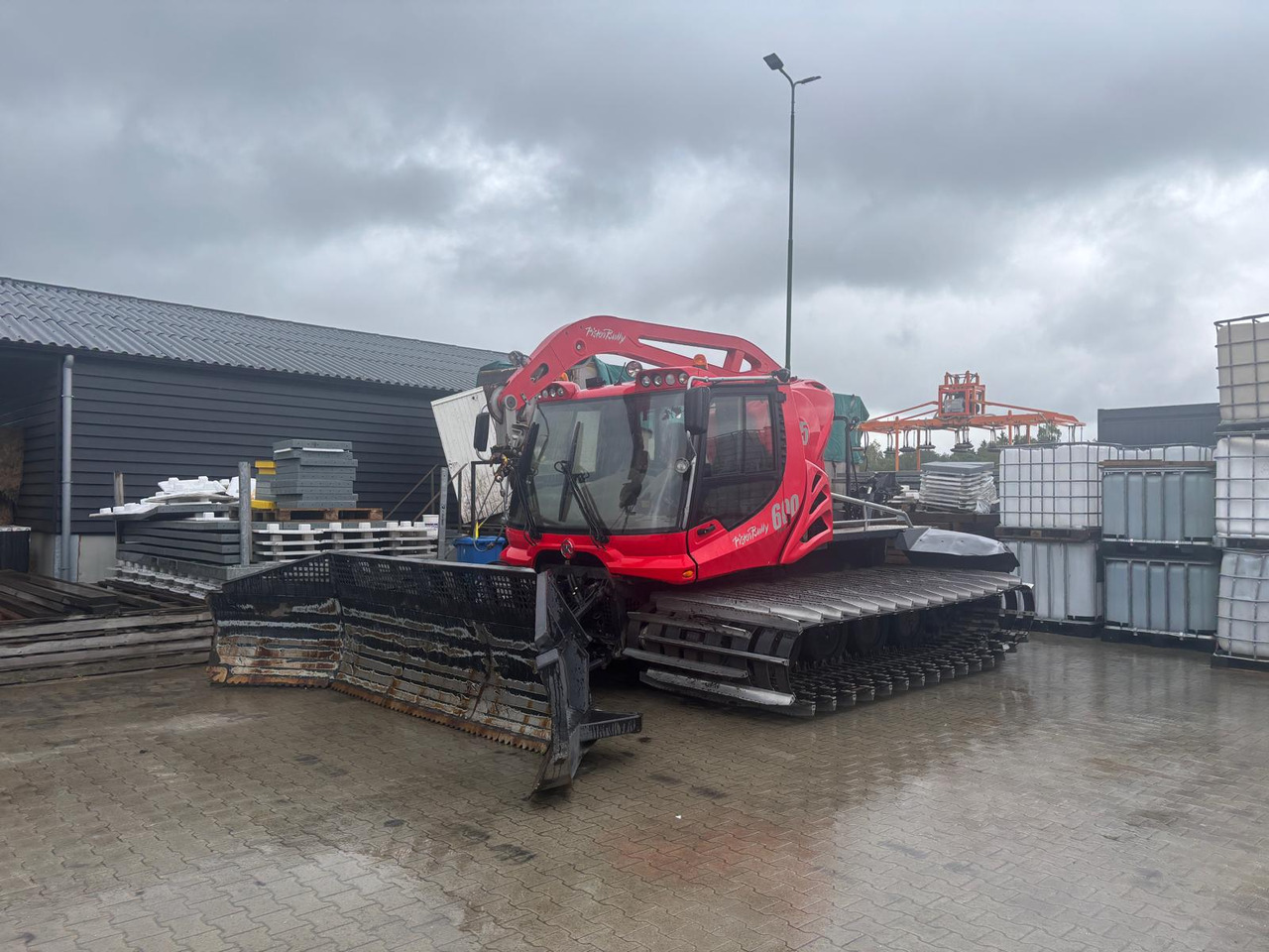 KÄSSBOHRER Pistenbully 600 - Utility/ Special vehicle: picture 1 KÄSSBOHRER Pistenbully 600 - Utility/ Special vehicle: picture 1