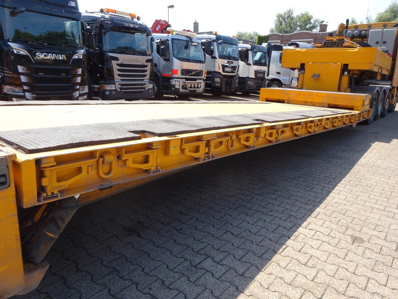 Low loader semi-trailer Faymonville 4 Achser Tiefbett abnehmbarem S-Hals ausziehbar: picture 10 Low loader semi-trailer Faymonville 4 Achser Tiefbett abnehmbarem S-Hals ausziehbar: picture 10