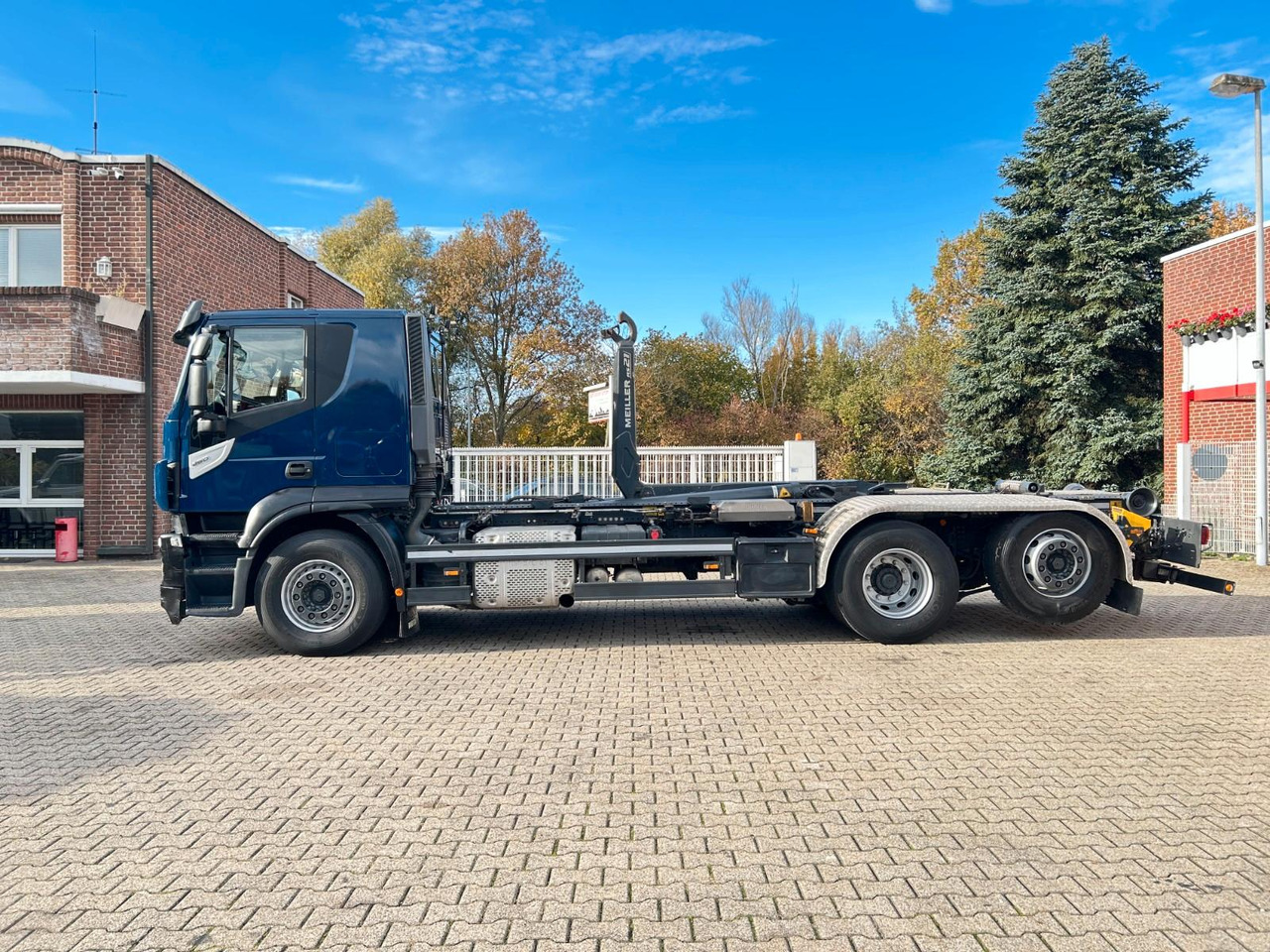 Iveco 460 Stralis MEILLER Abroller mit LIft-Lenkachse - Hook lift truck: picture 2 Iveco 460 Stralis MEILLER Abroller mit LIft-Lenkachse - Hook lift truck: picture 2
