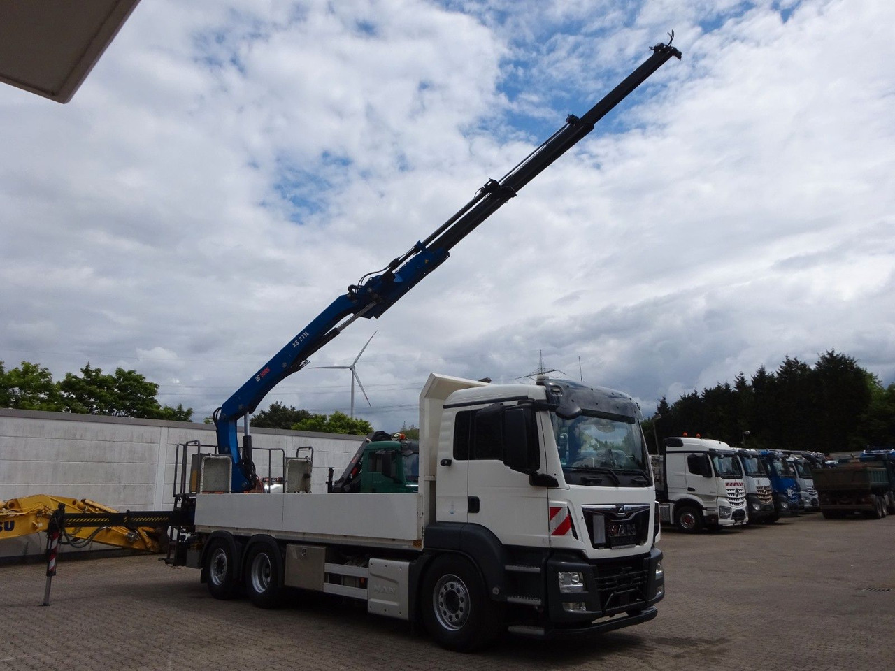 MAN 26.420 TGS Pritsche + HIAB 211 HIPRO Kran - Dropside/ Flatbed truck, Crane truck: picture 3 MAN 26.420 TGS Pritsche + HIAB 211 HIPRO Kran - Dropside/ Flatbed truck, Crane truck: picture 3