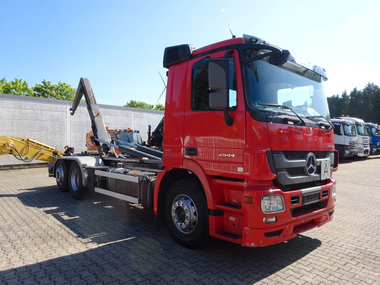 Mercedes-Benz 2544 Actros GERGEN Abroller + Lift-Lenkachse - Hook lift truck: picture 1 Mercedes-Benz 2544 Actros GERGEN Abroller + Lift-Lenkachse - Hook lift truck: picture 1