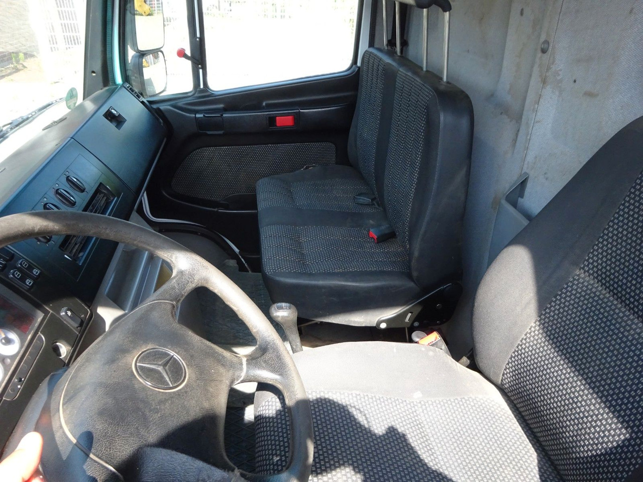 Panel van Mercedes-Benz 616D Vario Kastenwagen 4x2: picture 15