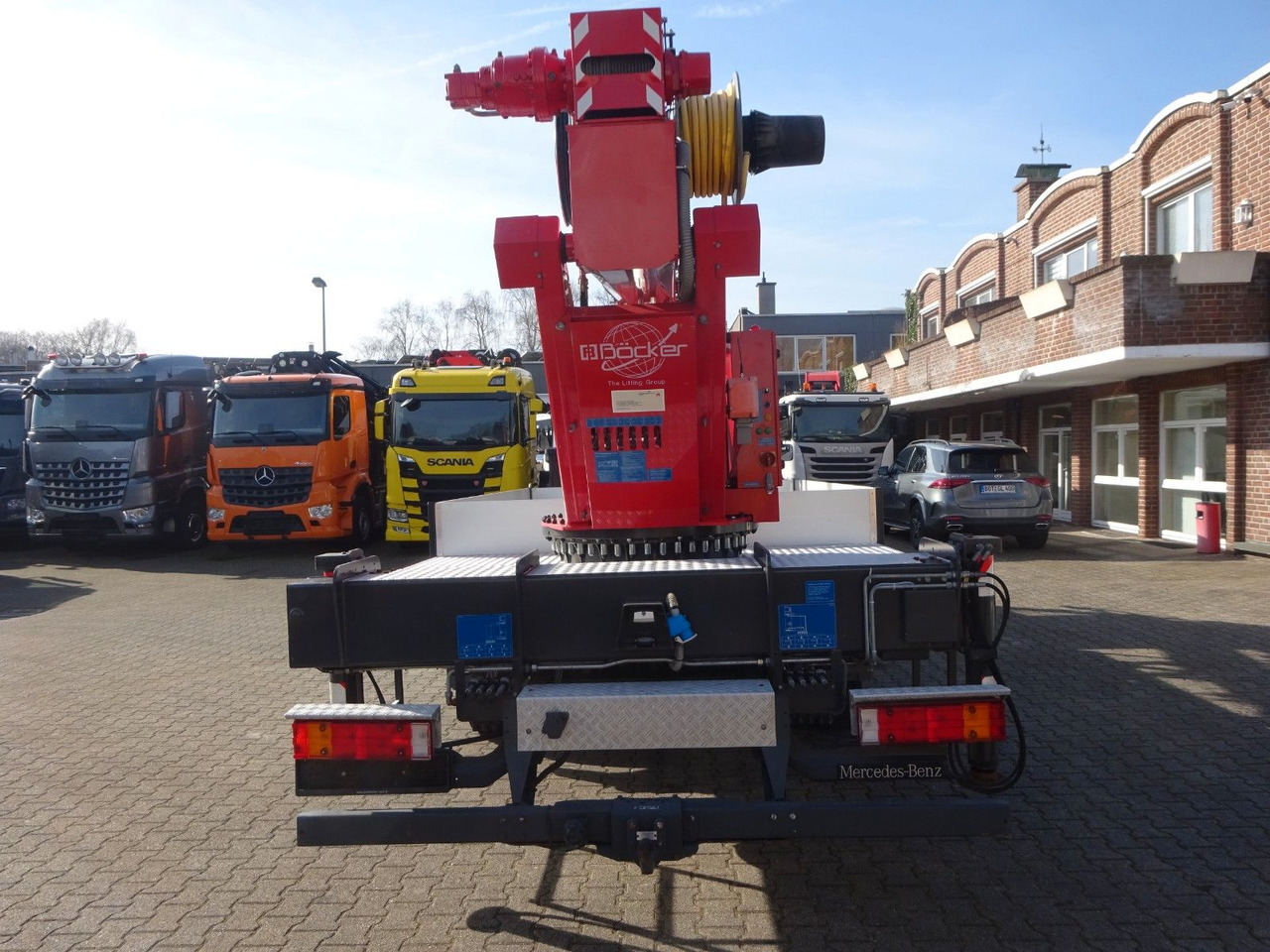Mercedes-Benz 818 Atego + Böcker AK 32 Meter Dachdeckerkran - Crane truck: picture 5 Mercedes-Benz 818 Atego + Böcker AK 32 Meter Dachdeckerkran - Crane truck: picture 5