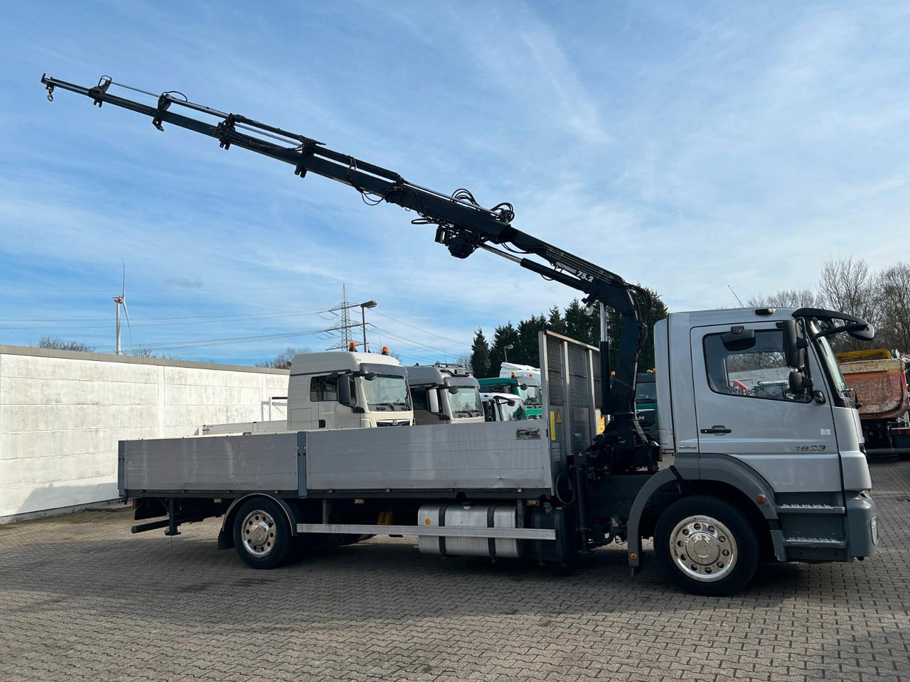 Mercedes-Benz 1833 Axor Pritsche mit Terex 75,2 Kran 4x2 - Other machinery: picture 4 Mercedes-Benz 1833 Axor Pritsche mit Terex 75,2 Kran 4x2 - Other machinery: picture 4