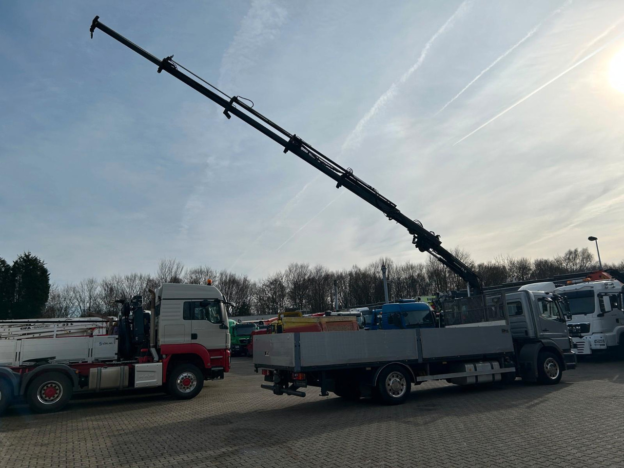 Mercedes-Benz 1833 Axor Pritsche mit Terex 75,2 Kran 4x2 - Other machinery: picture 5 Mercedes-Benz 1833 Axor Pritsche mit Terex 75,2 Kran 4x2 - Other machinery: picture 5