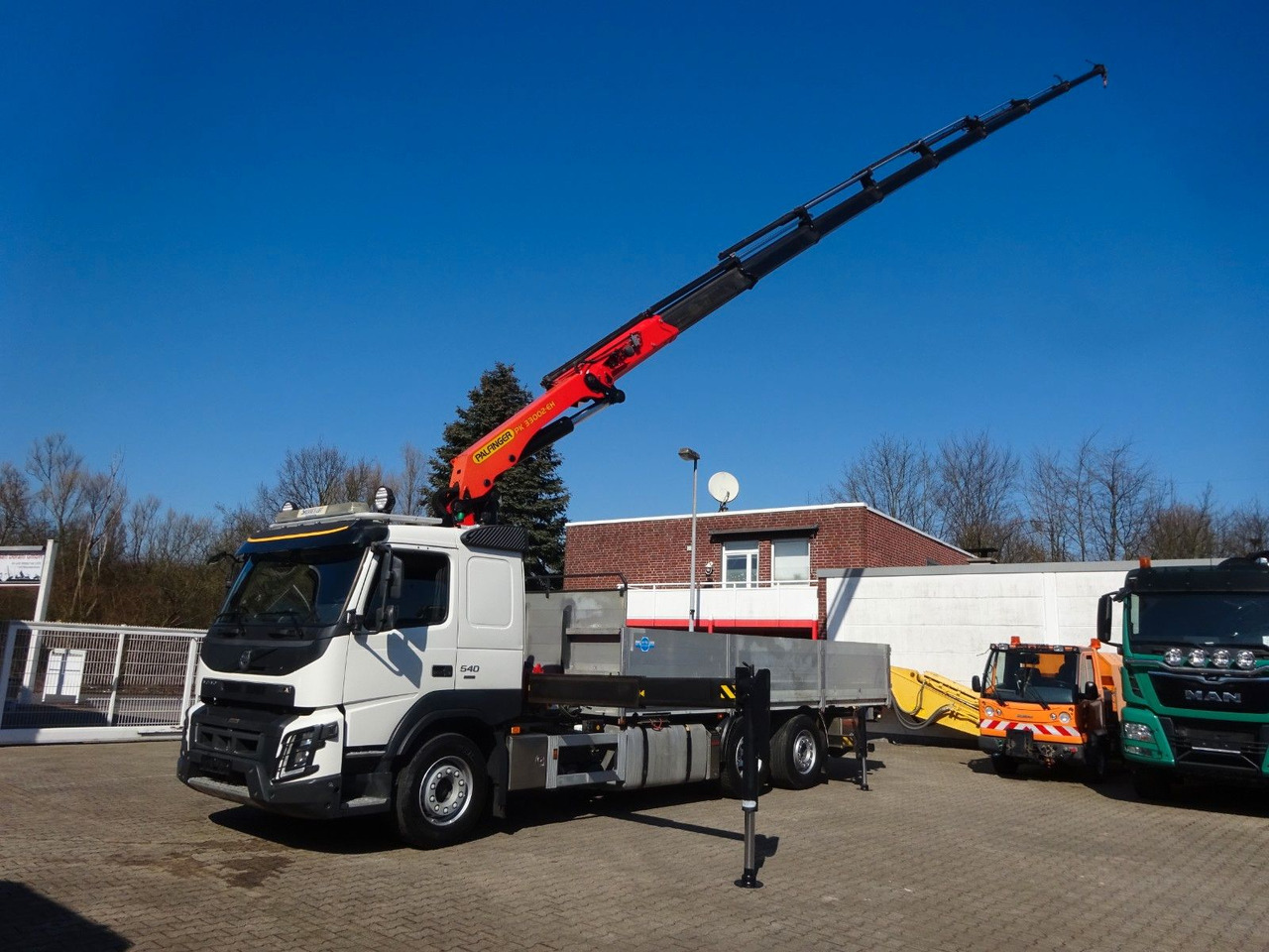 Volvo FMX 540 Pritsche + PK 33002 Kran 6x2 - Crane truck: picture 1 Volvo FMX 540 Pritsche + PK 33002 Kran 6x2 - Crane truck: picture 1