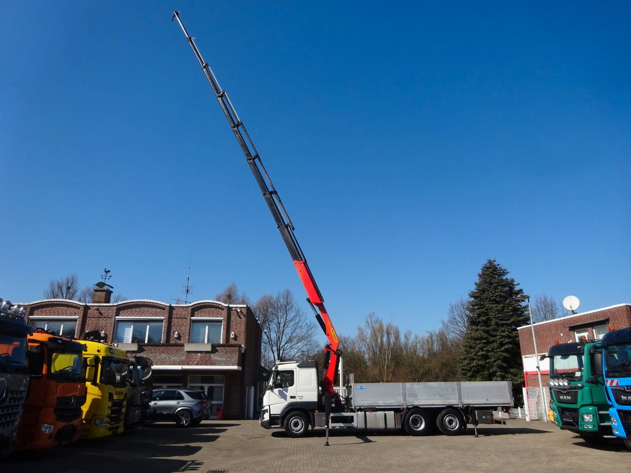 Volvo FMX 540 Pritsche + PK 33002 Kran 6x2 - Crane truck: picture 2 Volvo FMX 540 Pritsche + PK 33002 Kran 6x2 - Crane truck: picture 2