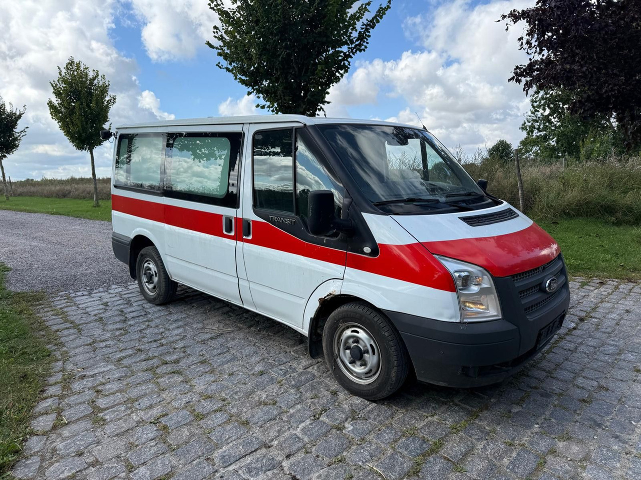 Ford Transit Kombi FT 300 K *1 600 € netto - Passenger van: picture 1 Ford Transit Kombi FT 300 K *1 600 € netto - Passenger van: picture 1