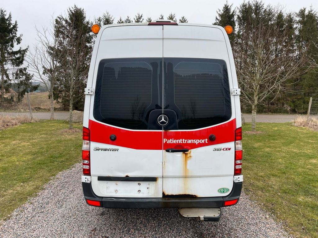 Mercedes-Benz Sprinter 315 CDI *ambulance *5800 € netto - Ambulance: picture 4 Mercedes-Benz Sprinter 315 CDI *ambulance *5800 € netto - Ambulance: picture 4