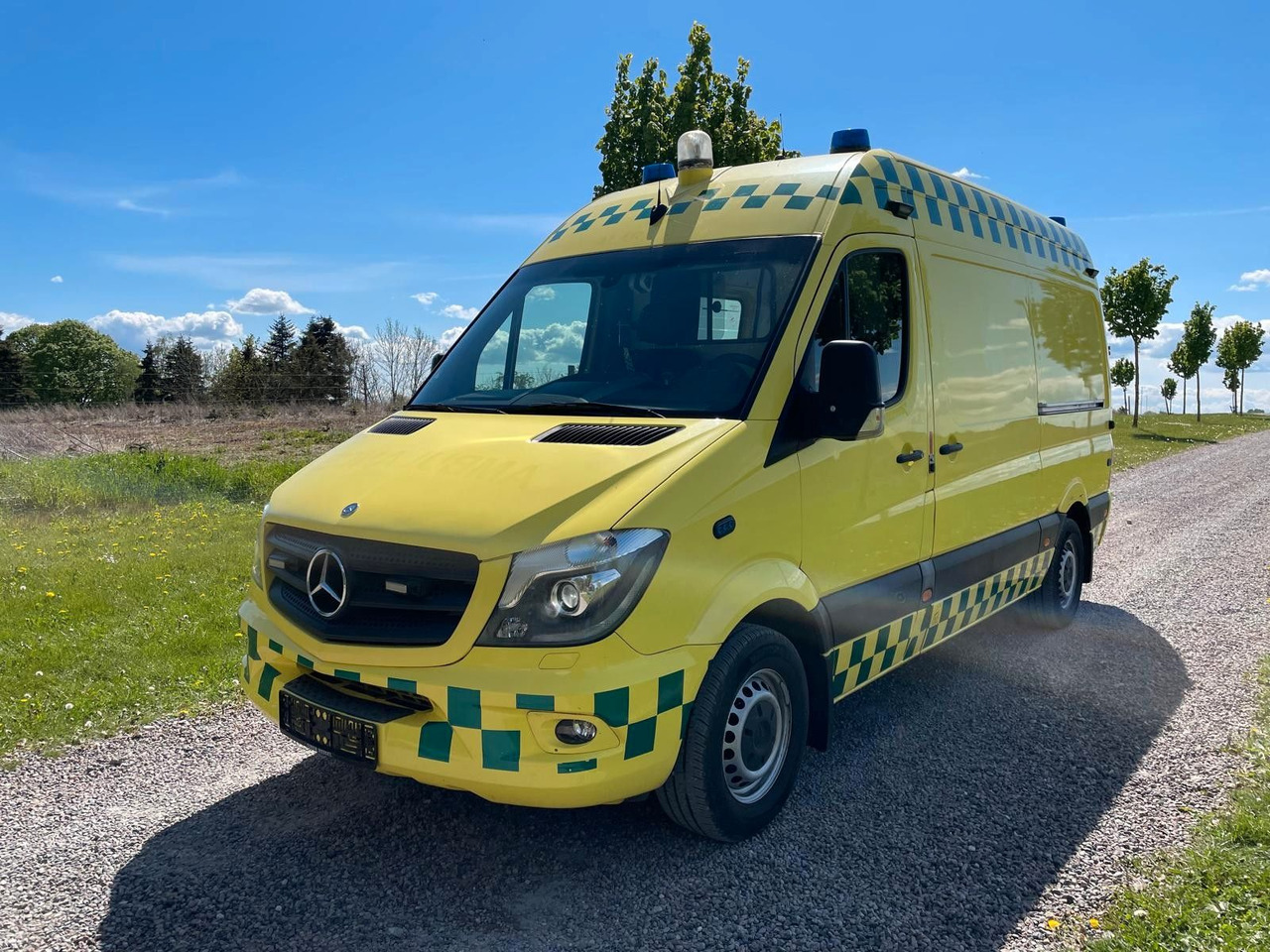 Mercedes-Benz Sprinter II Kasten 316 CDI Aut Ambulance* - Ambulance: picture 1 Mercedes-Benz Sprinter II Kasten 316 CDI Aut Ambulance* - Ambulance: picture 1