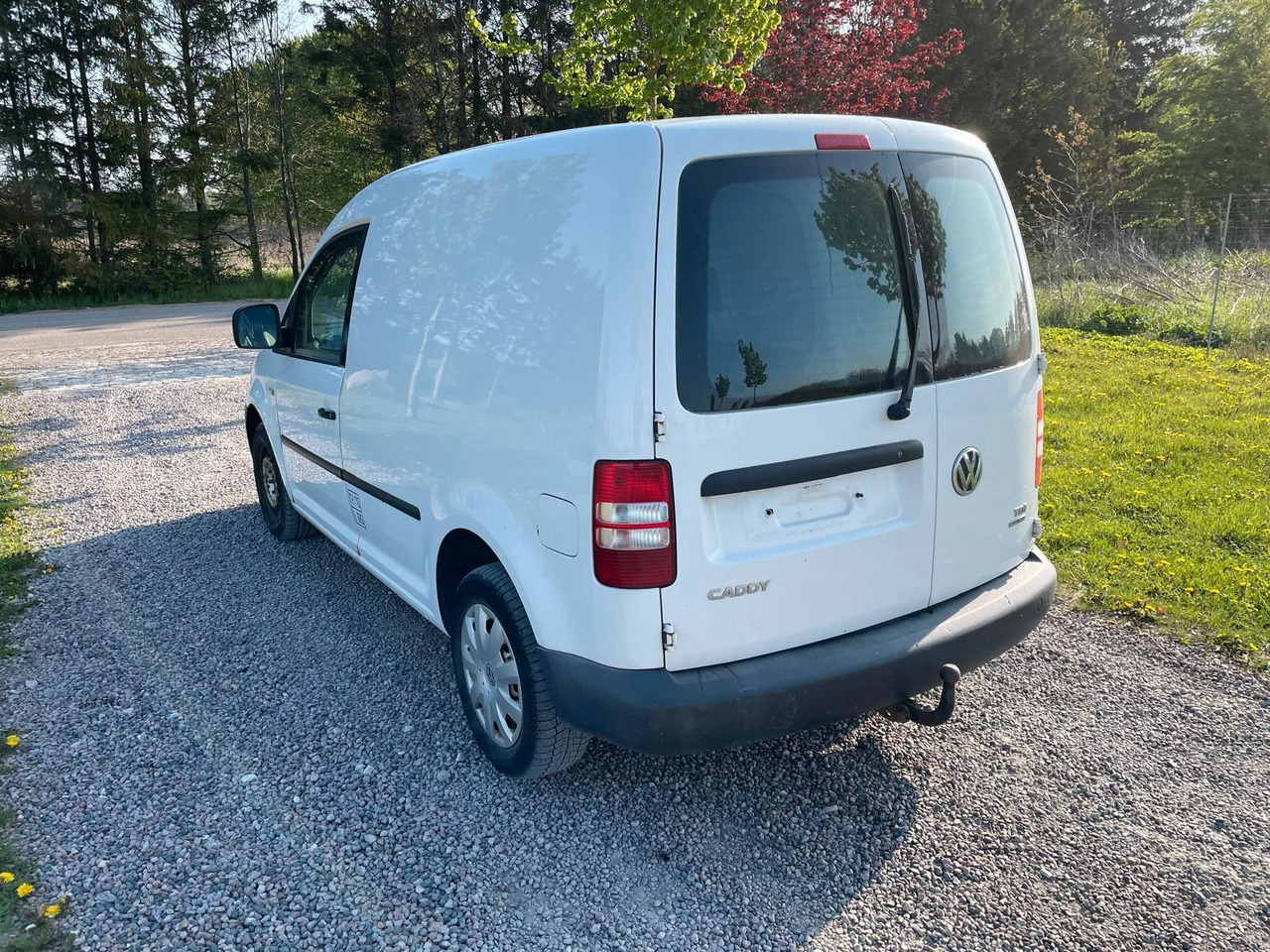 Volkswagen Caddy Kasten Kombi BMT 1.6 TDI - Car: picture 3 Volkswagen Caddy Kasten Kombi BMT 1.6 TDI - Car: picture 3