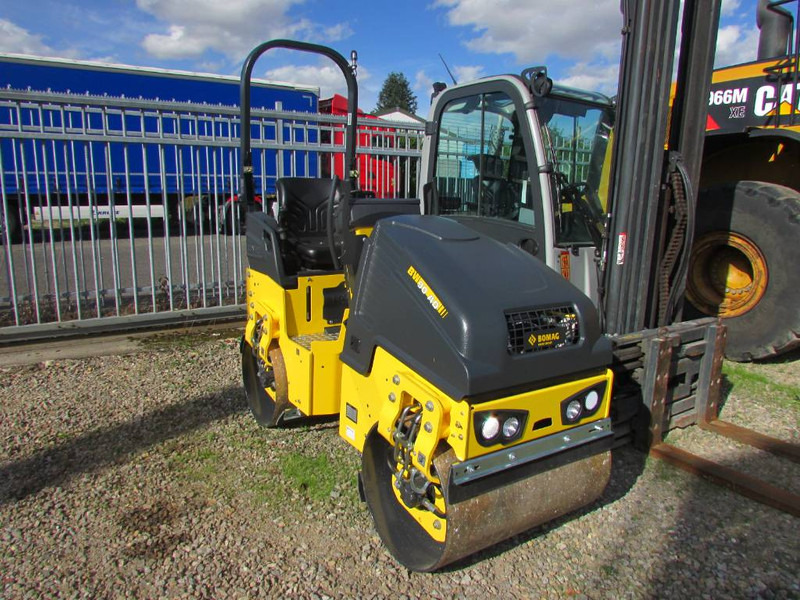 Bomag BW 90 AD-5 Walze / 22.000 EUR - Roller: picture 2 Bomag BW 90 AD-5 Walze / 22.000 EUR - Roller: picture 2